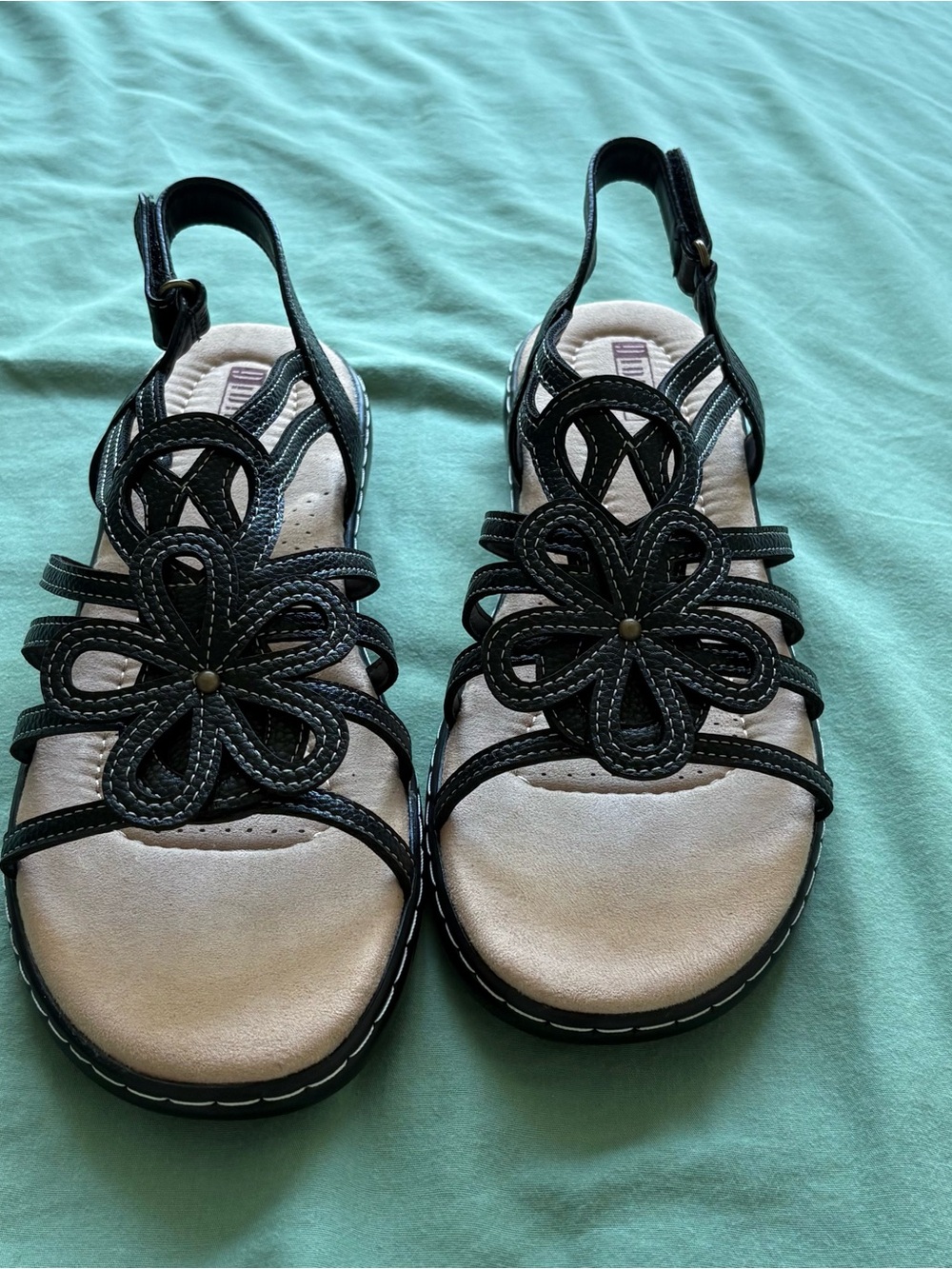NWTIB Floral Lace Strappy Sandals Womens size 10 wide Rubber summer shoes